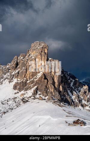 Fantastische Winterlandschaft in der Nähe von Passo Giau - Dolomiten - Italien Stockfoto