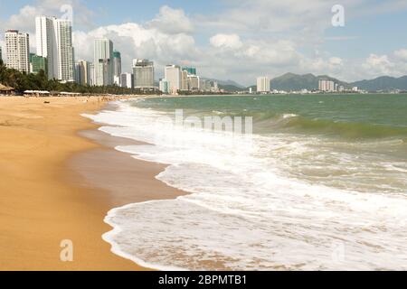 Nha Trang Stadtstrand bei gutem Wetter .Vietnam Stockfoto