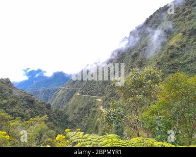 Tod Straße von Coroico nach La Paz, Bolivien. North Yungas Straße Stockfoto