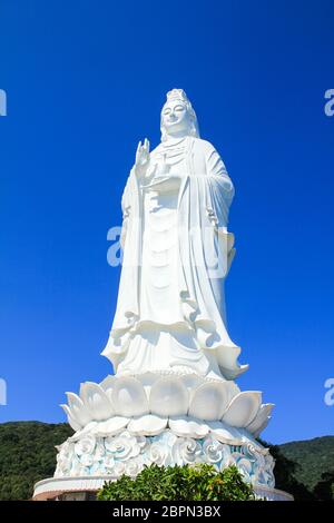 Weiße Dame Buddha Linh Ung Pagoda in Da Nang, Vietnam. Stockfoto