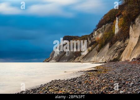 Ostseeküste auf der Insel Moen in Dänemark. Stockfoto