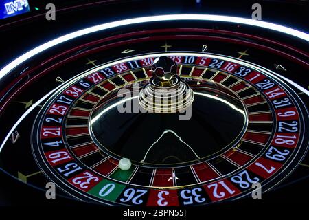 Traditionelles Roulette Rad, handgefertigt mit klassischem Look Stockfoto