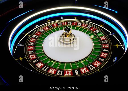 Traditionelles Roulette Rad, handgefertigt mit klassischem Look Stockfoto