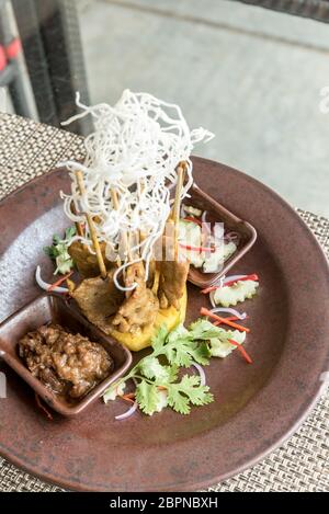 Hähnchen Sate-Spieße, Thai Groumet Küche Stockfoto