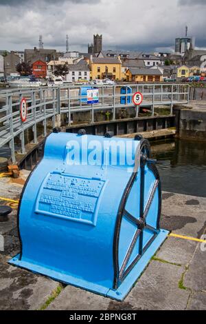 Shannon-Fluss blockiert, Athlone Town, West County Meath, Irland Stockfoto