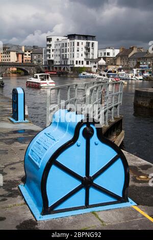 Shannon-Fluss blockiert, Athlone Town, West County Meath, Irland Stockfoto