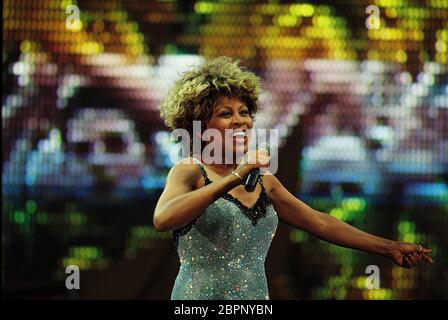 Tina Turner - Konzert 1996 im Müngersdorfer Stadion - die US-amerikanische Sängerin und Schauspielerin Tina Turner während eines Konzertes in Köln Stockfoto