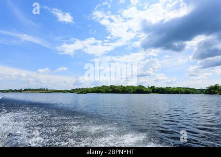 Panorama vom Amazonas-Regenwald, brasilianische Feuchtgebiet Region. Schiffbaren Lagune. Südamerika-Wahrzeichen. Amazonien Stockfoto
