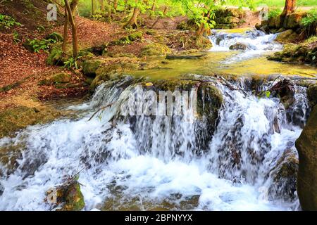 Uracher Wasserfall Bad Urach ist eine Stadt in Deutschland, mit vielen wunderbaren Landschaften Stockfoto