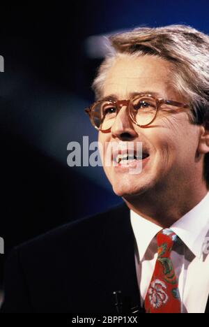 'Nase vorn' ZDF 1990 - Moderator Frank Elstner. Stockfoto