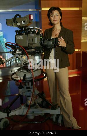 Talkshow - Menschen bei Maischberger - Sandra Maischberger moderiert die deutsche Talkshow 'Menschen bei Maischberger' Stockfoto