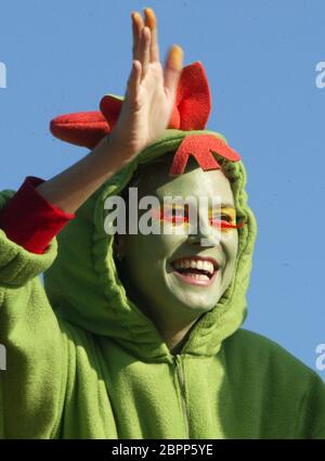 Karnevalsumzug mit Heidi Klum - das deutsche Model Heidi Klum und ihr britischer Ehemann Seal beim Karnevalsumzug in Klum´s Heimatstadt Bergisch-Gladbach. Stockfoto