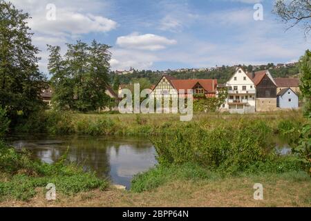 Dorf namens Bächlingen in Hohenlohe, einer Gegend im Süden Deutschland im Sommer Stockfoto