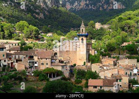 Pfarrkirche Sant Bartomeu in Valldemossa, Mallorca, Balearen, Spanien. Stockfoto