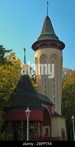 Alte vintage dekoriert Park Eingang Gebäude in Palic, Serbien Stockfoto