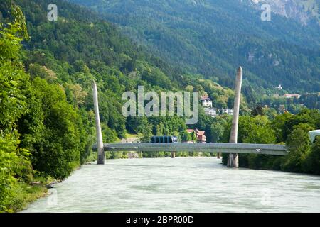 Innsbrucker Innenstadt anzeigen. Standseilbahn Brücke über den Inn Stockfoto