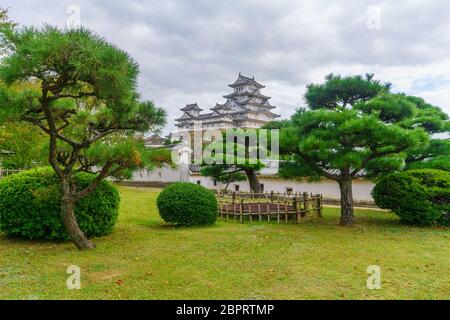 Blick auf das Schloss Himeji, datiert 1333, in der Stadt Himeji, Hyogo Präfektur, Japan Stockfoto