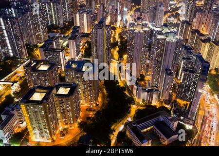 Luftaufnahme der Innenstadt von Hongkong bei Nacht Stockfoto