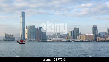 Tsim Sha Tsui, Hongkong - 04. Dezember 2018: Victoria Harbour Stockfoto