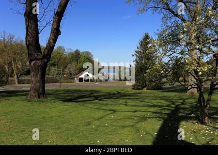 Dorfgrün Stony Brook Long Island New York Stockfoto