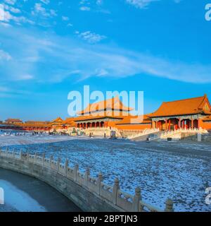 Peking, China - 9. Januar 2020: Taihemen (Tor der Obersten Harmonie) ist das größte Palasttor der Verbotenen Stadt, das 1420 eingerichtet wurde und eine Gesamtfläche von hat Stockfoto