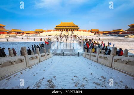 Peking, China - 9. Januar 2020: Taihedian (Hall of Supreme Harmony) ursprünglich erbaut 1406, ist es die größte Halle der Verbotenen Stadt, die sich an seiner befindet