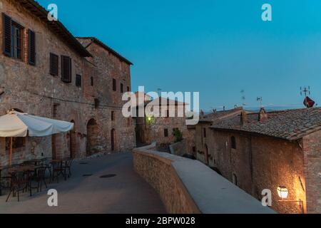 Alte Häuser in der schönen Stadt San Gimignano Stockfoto