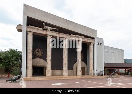 Kunming, China - 17. Mai 2020: Eingang des Lufeng Dinosauriertals Museum in Yunnan - China Stockfoto