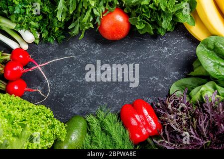 Vegane Gesundheit Essen Eat Konzept für eine ballaststoffreiche Ernährung mit Obst, Gemüse, Getreide, Vollkornteigwaren, Getreide, Hülsenfrüchten Kräuter. Lebensmittel mit hohem Antioxida-Niveau Stockfoto
