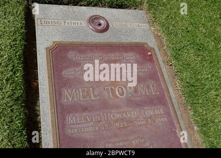 Los Angeles, Kalifornien, USA 19. Mai 2020 EIN allgemeiner Blick auf die Atmosphäre von Mel Torme's Grab im Pierce Brothers Westwood Village Memorial Park am 19. Mai 2020 in Los Angeles, Kalifornien, USA. Foto von Barry King/Alamy Stock Photo Stockfoto