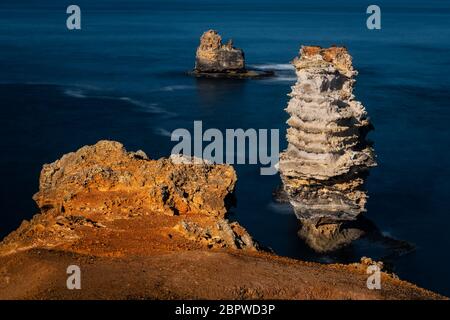 Bay of Islands ist eines der Hauptmerkmale der berühmten Great Ocean Road. Stockfoto