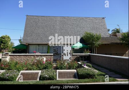 Los Angeles, Kalifornien, USA 19. Mai 2020 EIN allgemeiner Blick auf die Atmosphäre des Pierce Brothers Westwood Village Memorial Park am 19. Mai 2020 in Los Angeles, Kalifornien, USA. Foto von Barry King/Alamy Stock Photo Stockfoto