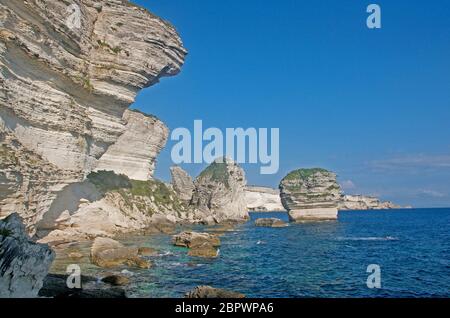 Le Grain de Sable und die Klippen von Bonifacio, Südkorsika, Frankreich Stockfoto