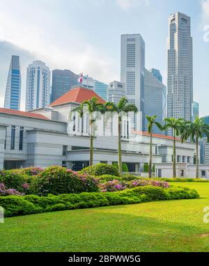 Singapur Parlamentsgebäude City Skyline im Hintergrund Stockfoto