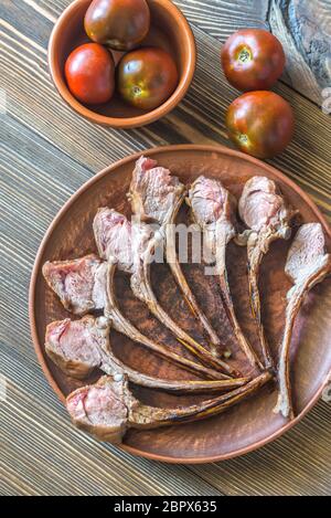 Gegrilltes Lamm Koteletts Rippe auf der Platte Stockfoto