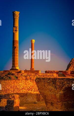 Sonnenuntergang in Karthago. Thermen des Antonius in Karthago, in der Nähe von Tunis, Tunesien Stockfoto