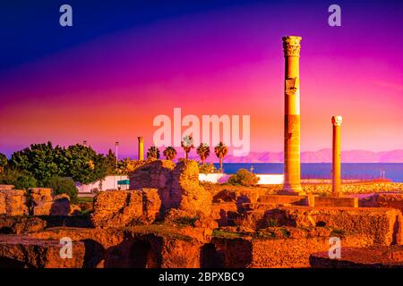 Sonnenuntergang in Karthago. Thermen des Antonius in Karthago, in der Nähe von Tunis, Tunesien Stockfoto