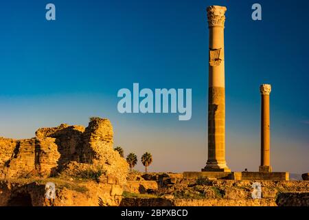 Sonnenuntergang in Karthago. Thermen des Antonius in Karthago, in der Nähe von Tunis, Tunesien Stockfoto