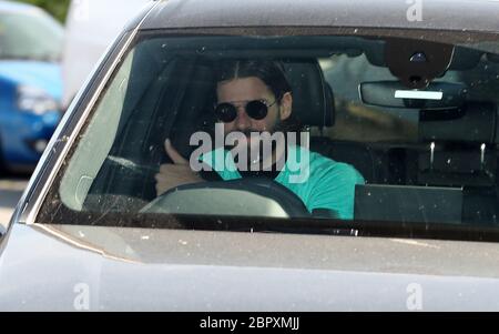 Liverpool's Alisson kommt auf dem Melwood Trainingsgelände des Clubs an, nachdem die Premier League angekündigt hat, dass Spieler ab Dienstag in kleinen Gruppen wieder trainieren können. Stockfoto