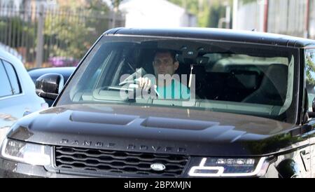 James Milner aus Liverpool kommt auf dem Melwood-Trainingsgelände des Clubs an, nachdem die Premier League angekündigt hat, dass Spieler ab Dienstag in kleinen Gruppen zum Training zurückkehren können. Stockfoto