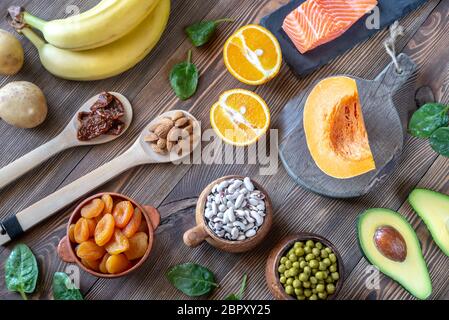 Gesunde Lebensmittel, die reich an Kalium Stockfoto