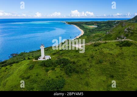 Drohnenflug über Kap Hirakubozaki auf ishigaki Island Stockfoto