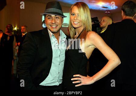 „Sportler treffen Sportler“ 9. Gala der Stiftung Deutsche Sporthilfe in Köln - der deutsche Sänger und DSDS Finalist Mike Leon Grosch mit Freundin. Stockfoto