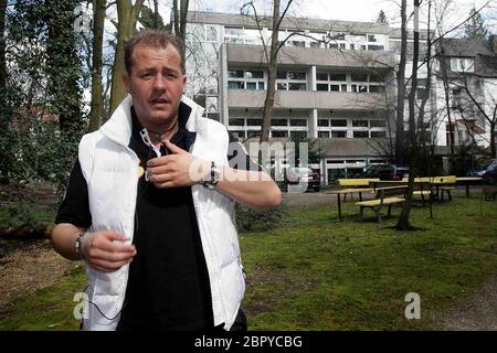 Willi Herren - Entziehungskur - der deutsche Schauspieler und Schlagersänger Willi Herren in der Entzugsklinik Prof. Kahle in Köln-Dellbrück. Stockfoto