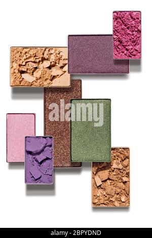 Kreatives Konzept Foto von Kosmetika swatches Schönheit Produkte square Lidschatten auf weißem Hintergrund. Stockfoto