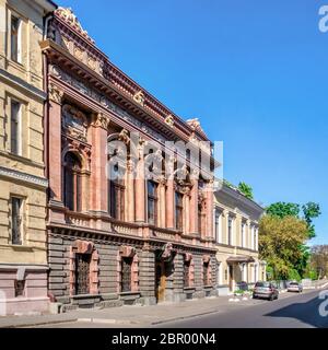 Odessa, Ukraine 03.05.2020. Palast des Grafen Tolstoi oder Haus der Wissenschaftler in Odessa, Ukraine, an einem sonnigen Frühlingstag Stockfoto