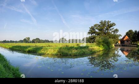 Die Oldemeule ist eine wunderschön gelegene Wassermühle auf dem Oelerbeek in der Gemeinde Hengelo Stockfoto