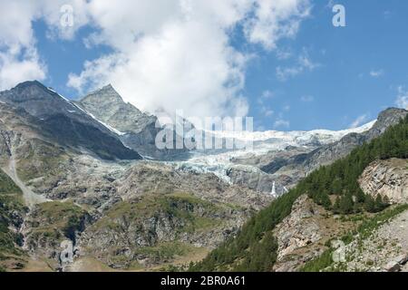 Sommerlandschaft mit permanenten Gletschern Schweizer Alpen Zermatt Stockfoto