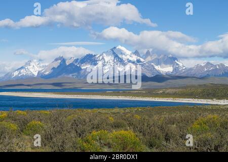 Sarmiento Seeblick, Torres del Paine Nationalpark, Chile. Chilenischen Patagonien Landschaft Stockfoto