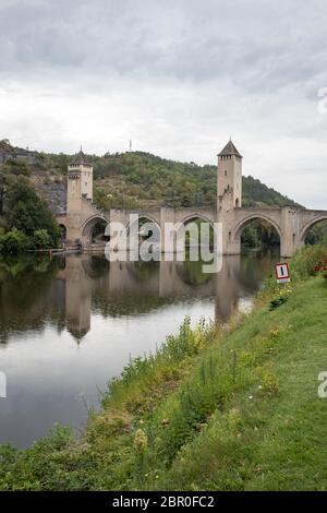 Die mittelalterliche Pont Valentre über den Fluss Lot, Cahors, dem Lot, Frankreich Stockfoto